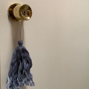 Ombré blue door tassel 🌊